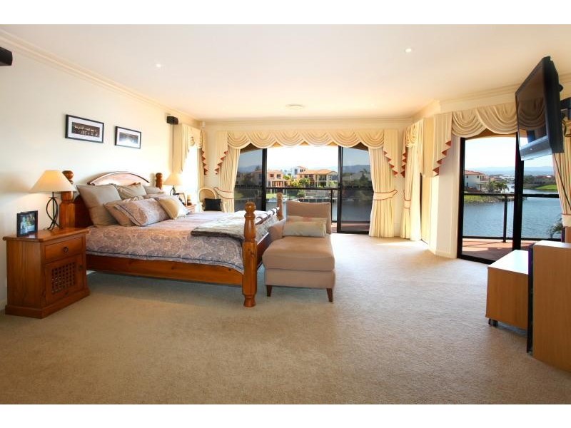 3 Clear Water Bay Avenue, Clear Island Waters QLD 4226