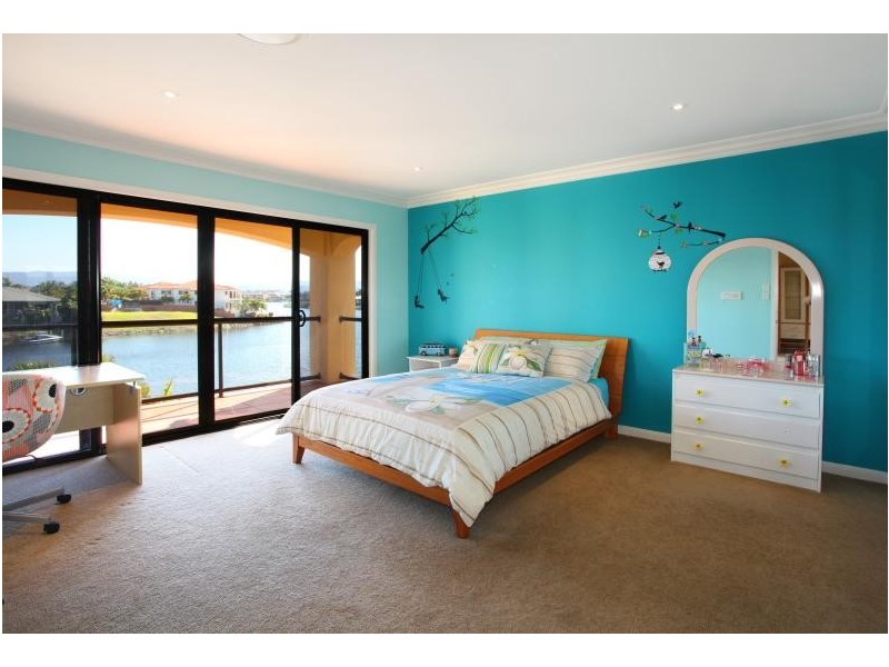 3 Clear Water Bay Avenue, Clear Island Waters QLD 4226