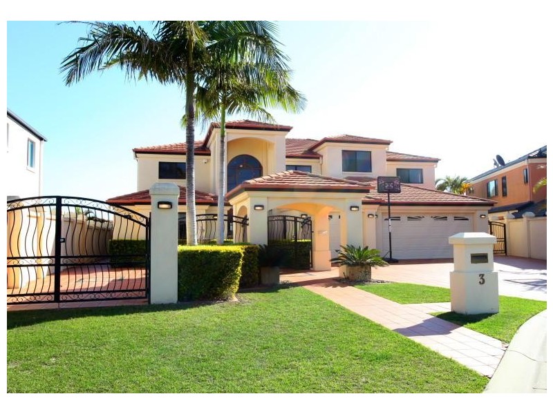 3 Clear Water Bay Avenue, Clear Island Waters QLD 4226