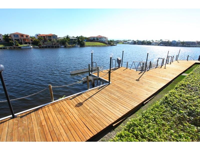 3 Clear Water Bay Avenue, Clear Island Waters QLD 4226