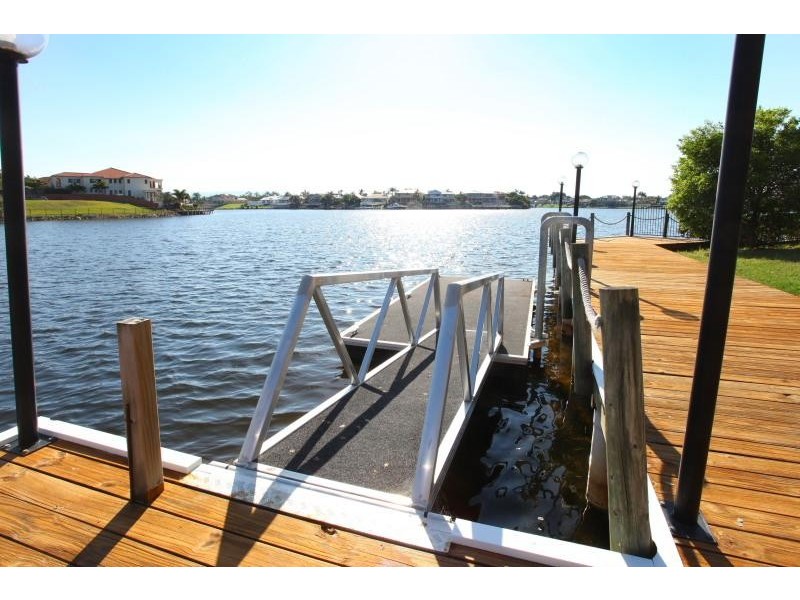 3 Clear Water Bay Avenue, Clear Island Waters QLD 4226