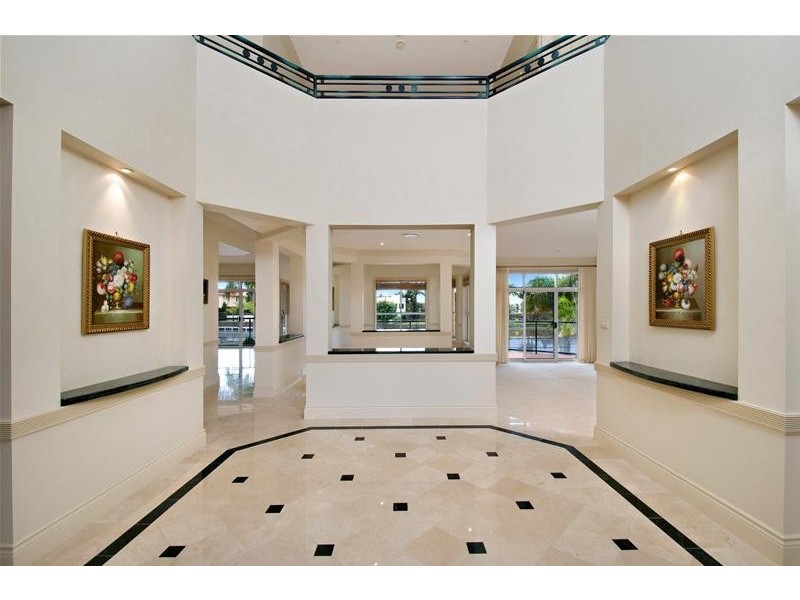 11 Staysail Crescent, Clear Island Waters QLD 4226