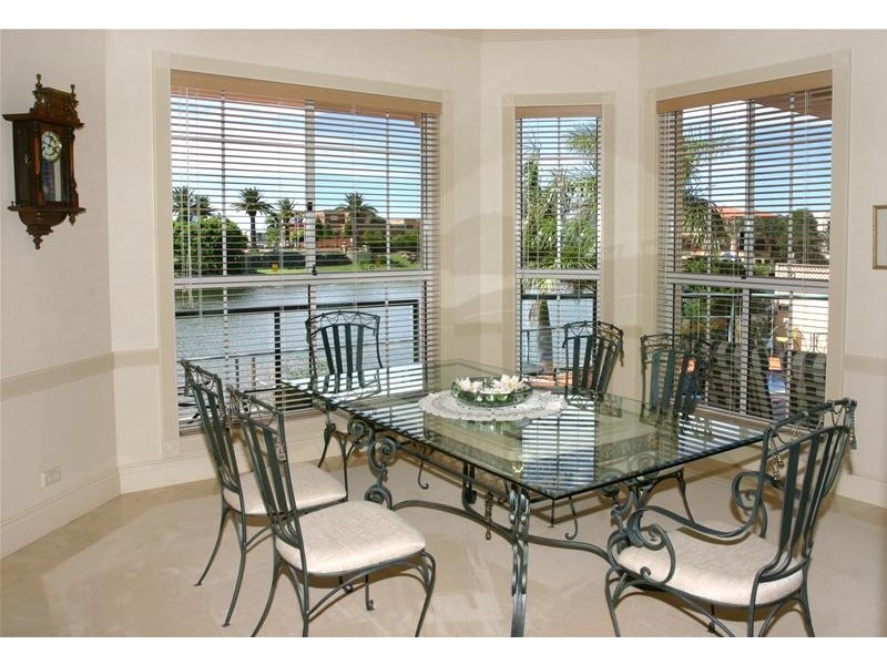 11 Staysail Crescent, Clear Island Waters QLD 4226