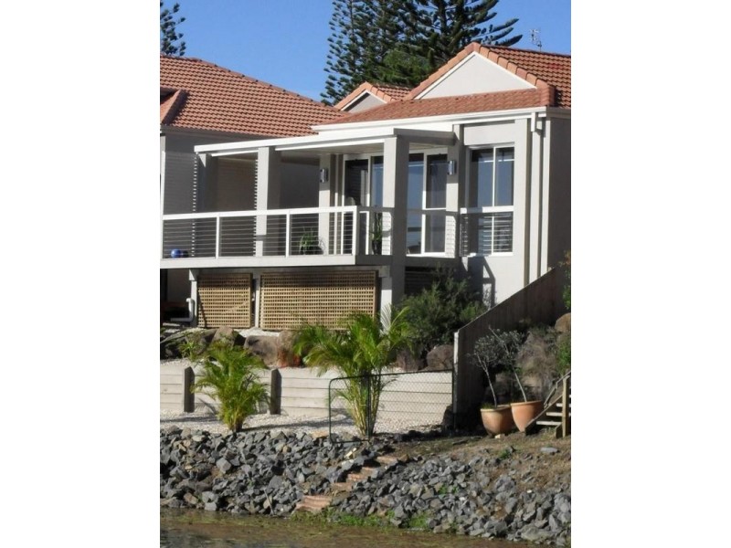 13 Manor Close, Robina QLD 4226