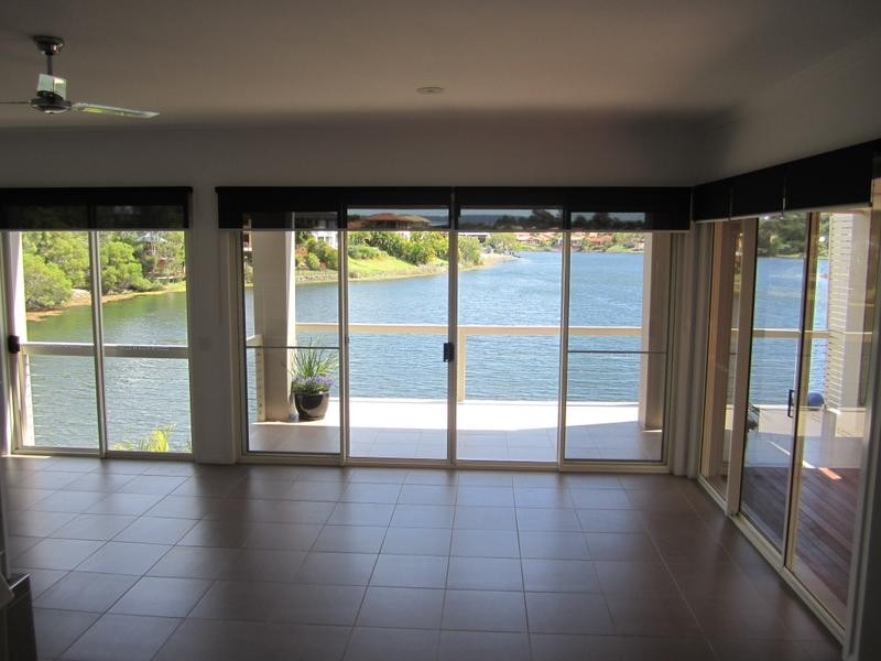 13 Manor Close, Robina QLD 4226