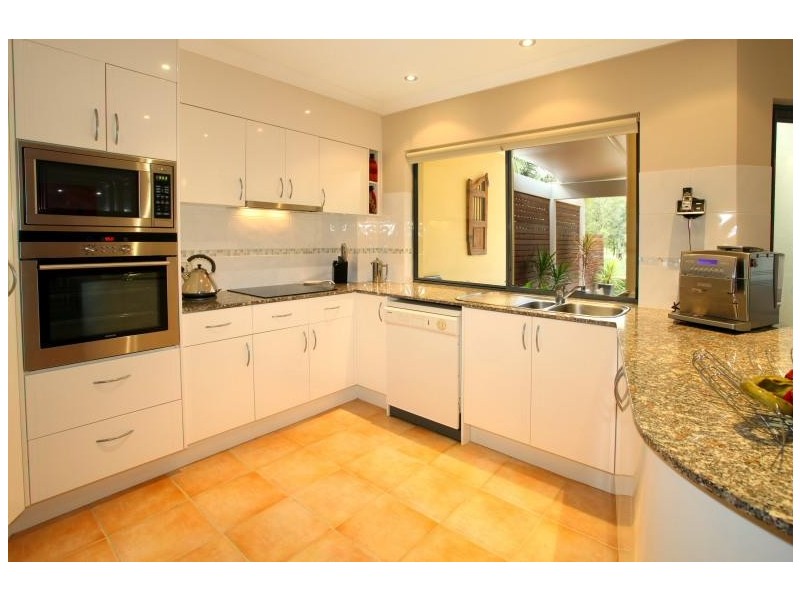 125 Santa Cruz Boulevard, Clear Island Waters QLD 4226
