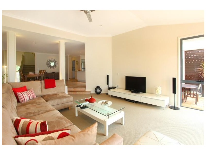 125 Santa Cruz Boulevard, Clear Island Waters QLD 4226