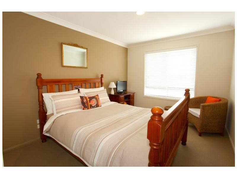 125 Santa Cruz Boulevard, Clear Island Waters QLD 4226