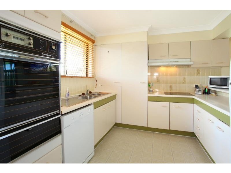 7/37 Hooker Boulevard, Broadbeach Waters QLD 4218