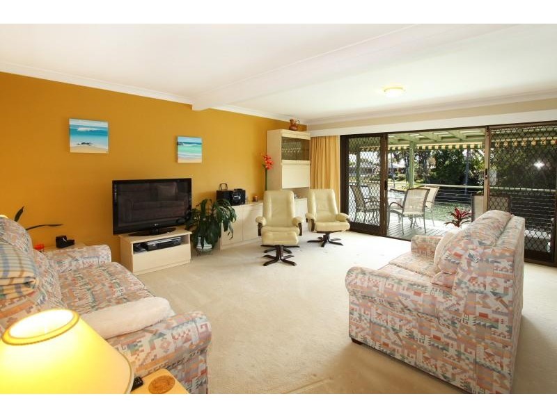 7/37 Hooker Boulevard, Broadbeach Waters QLD 4218