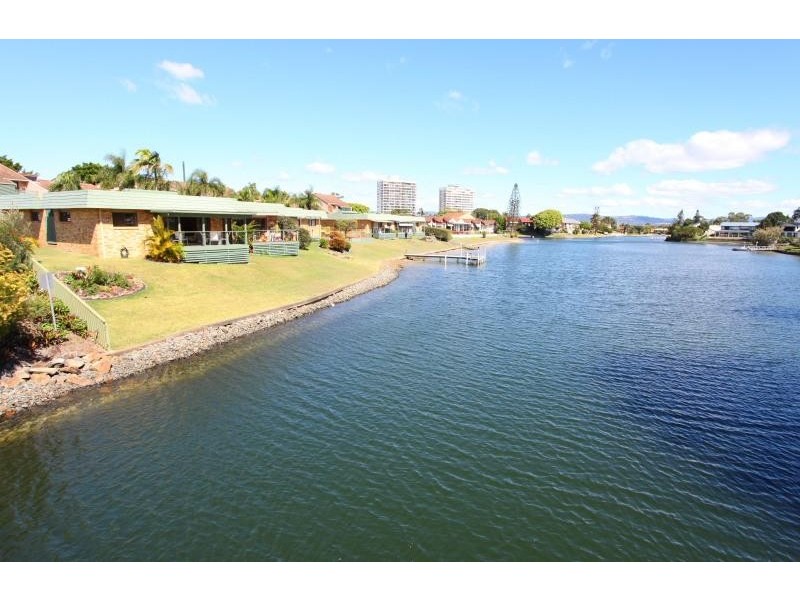 7/37 Hooker Boulevard, Broadbeach Waters QLD 4218