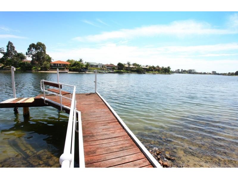 12 Wanneroo Court, Mermaid Waters QLD 4218