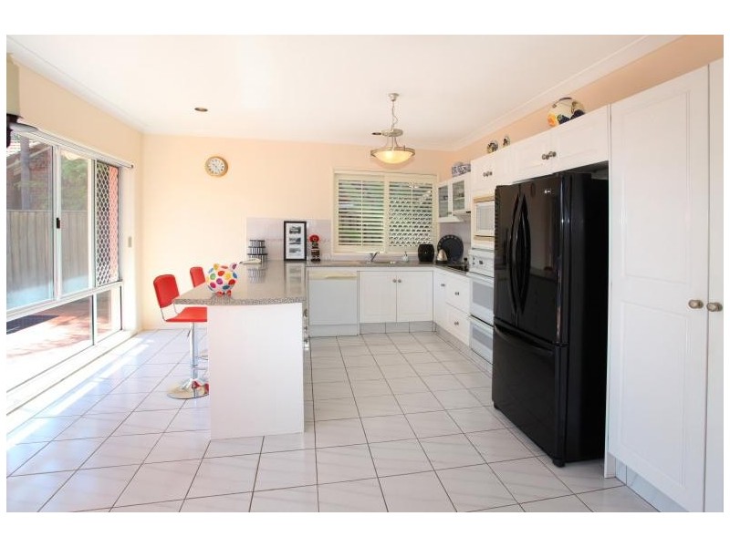 12 Wanneroo Court, Mermaid Waters QLD 4218