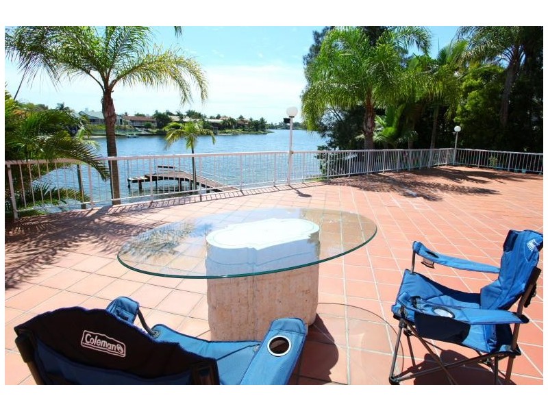 12 Wanneroo Court, Mermaid Waters QLD 4218