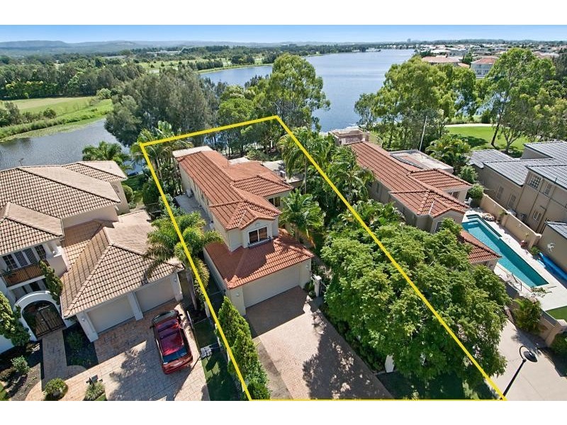 62 Martingale Circuit, Clear Island Waters QLD 4226