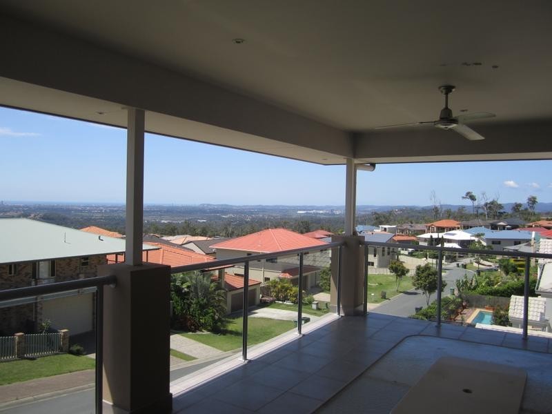 Highland Park QLD 4211