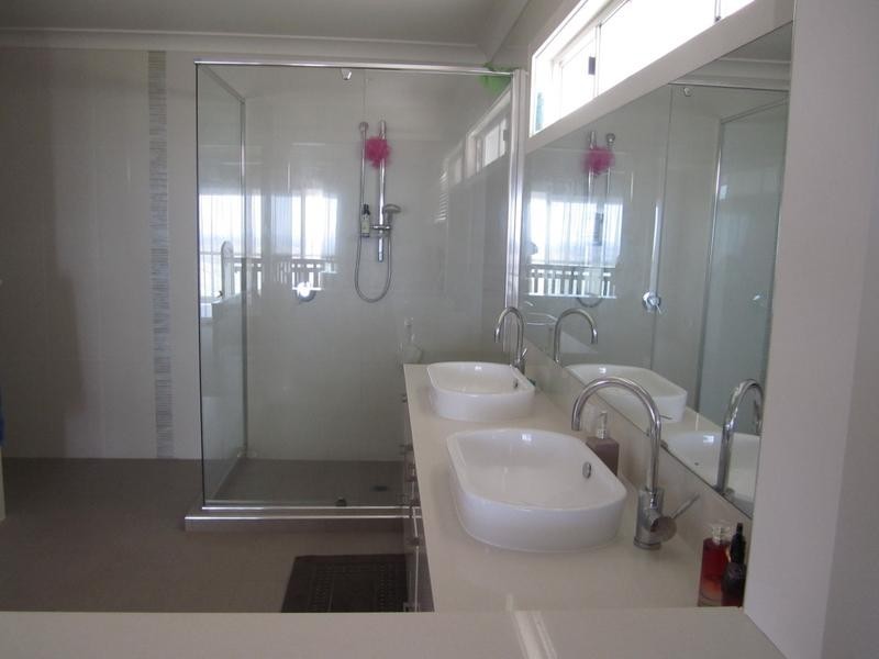 Highland Park QLD 4211