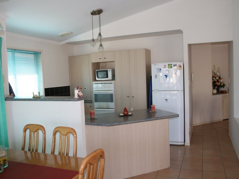 44 BARRIER REEF DRIVE, Mermaid Waters QLD 4218