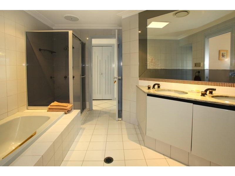 55 Fairway Drive, Clear Island Waters QLD 4226