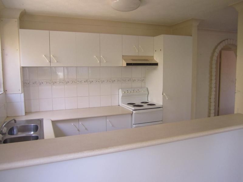 2/38 Chelsea Avenue, Broadbeach QLD 4218