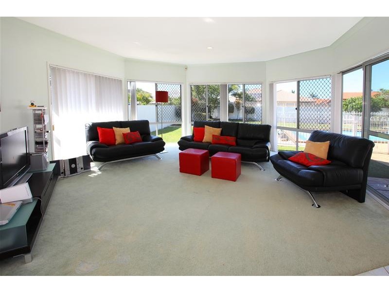 150 Santa Cruz Boulevard, Clear Island Waters QLD 4226