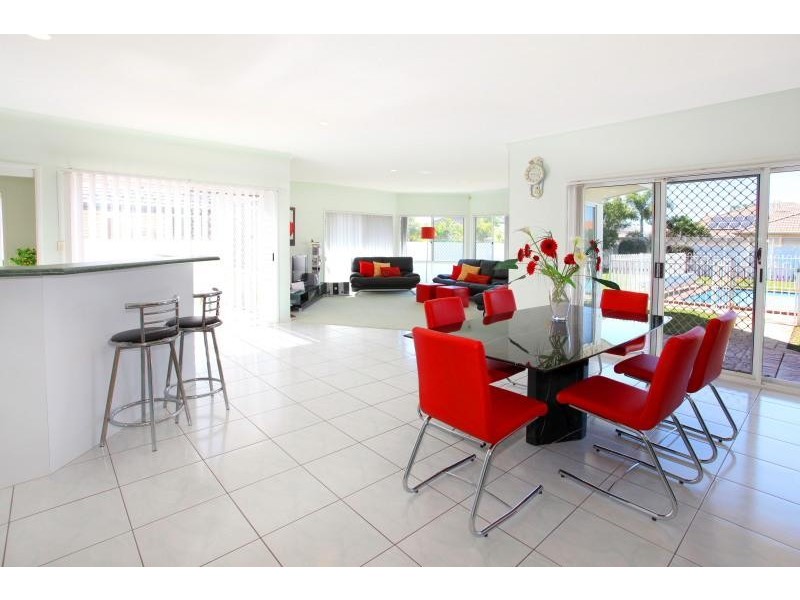 150 Santa Cruz Boulevard, Clear Island Waters QLD 4226