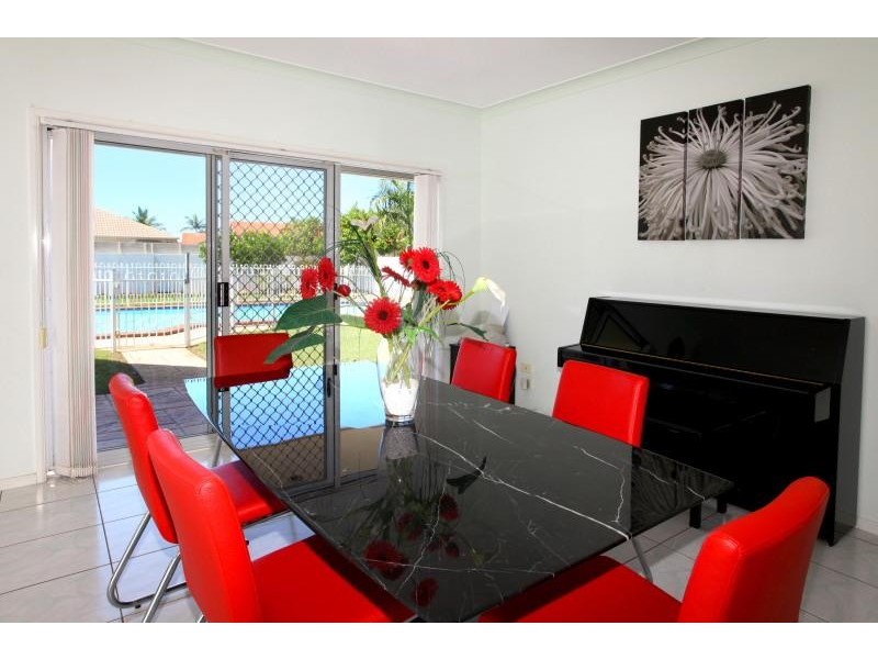 150 Santa Cruz Boulevard, Clear Island Waters QLD 4226