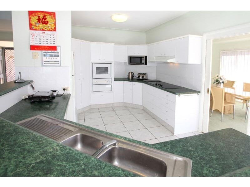 150 Santa Cruz Boulevard, Clear Island Waters QLD 4226