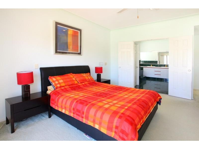 150 Santa Cruz Boulevard, Clear Island Waters QLD 4226