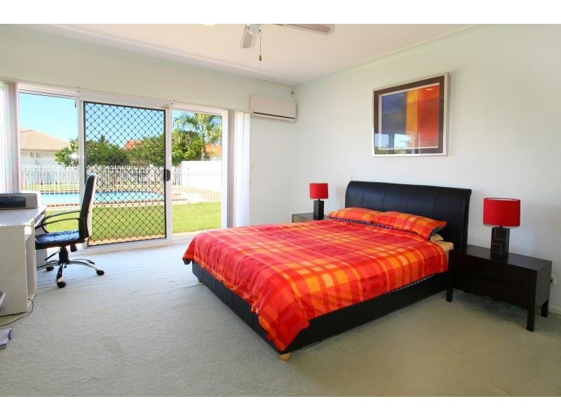 150 Santa Cruz Boulevard, Clear Island Waters QLD 4226