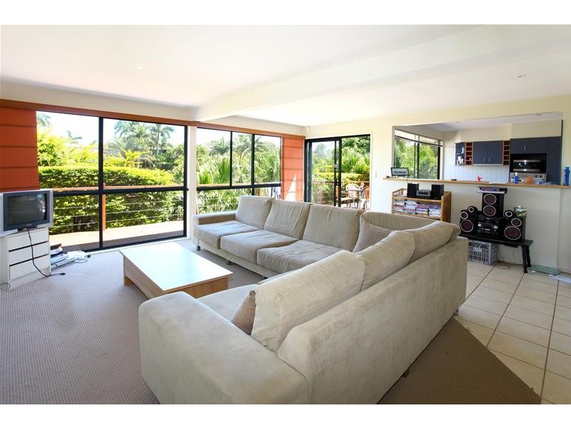 14 Monterey Court, Broadbeach Waters QLD 4218