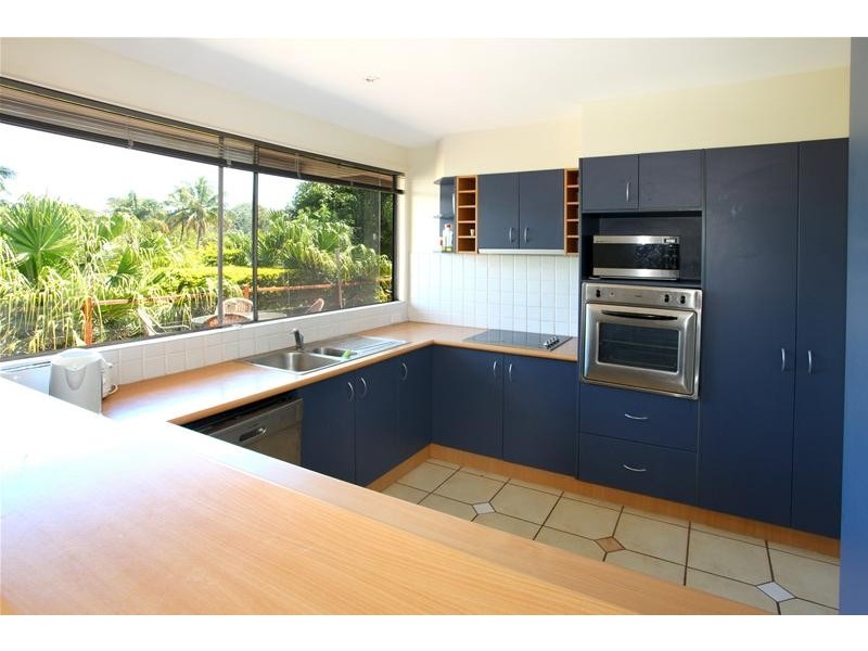 14 Monterey Court, Broadbeach Waters QLD 4218