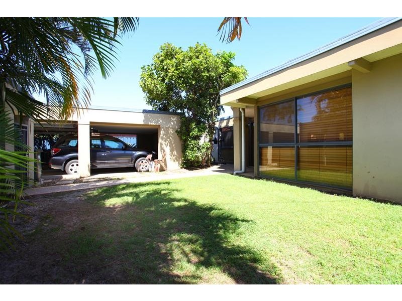 14 Monterey Court, Broadbeach Waters QLD 4218