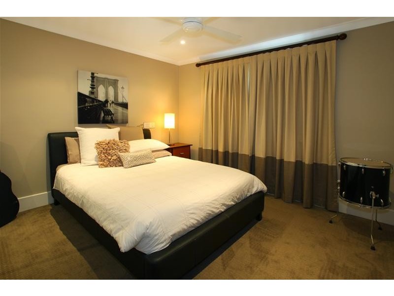 42 Brighton Crescent, Robina QLD 4226