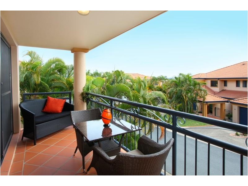 33/85 Palm Meadows Drive, Carrara QLD 4211