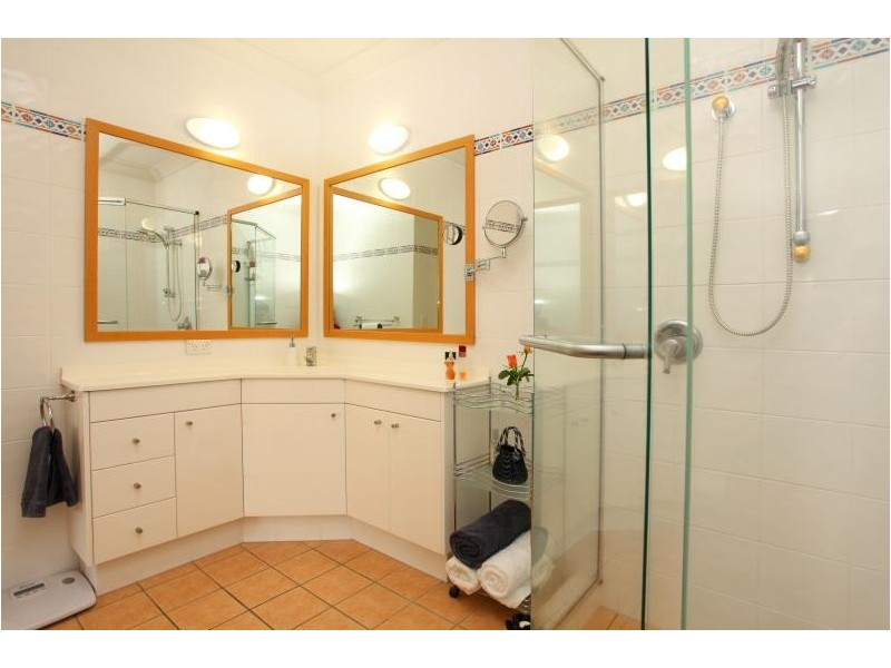 33/85 Palm Meadows Drive, Carrara QLD 4211