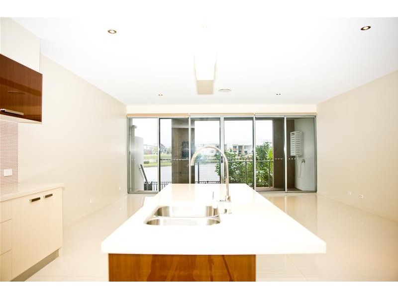 4/5056 Emerald Island Drive, Carrara QLD 4211