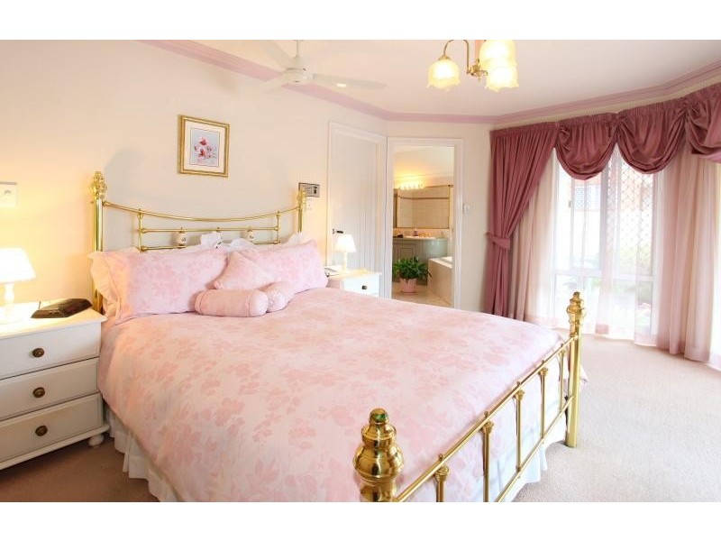 7 Drayton Terrace, Mermaid Waters QLD 4218