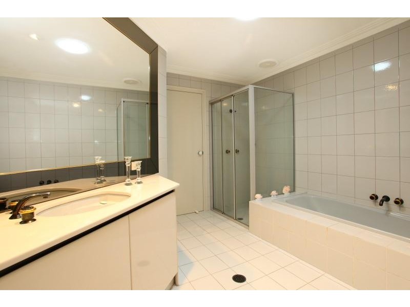 7 Drayton Terrace, Mermaid Waters QLD 4218