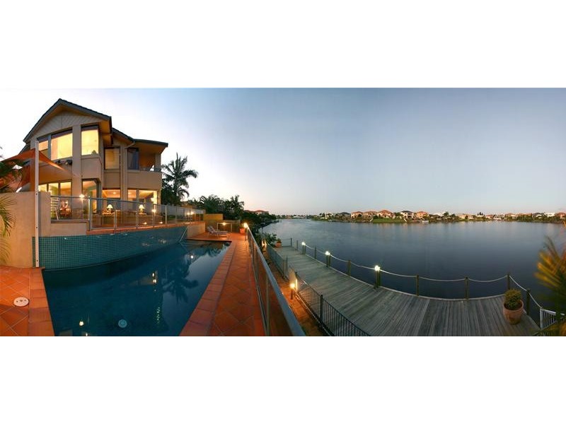 18 Bollard Circuit, Clear Island Waters QLD 4226