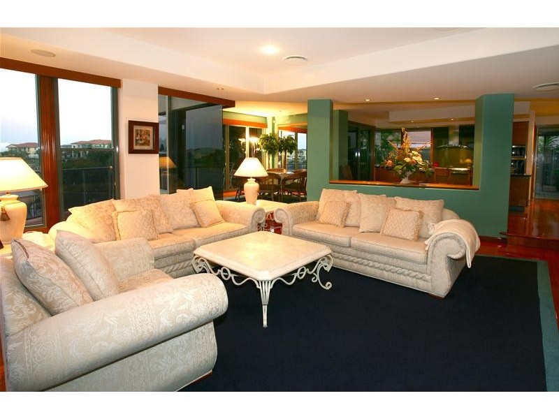 18 Bollard Circuit, Clear Island Waters QLD 4226