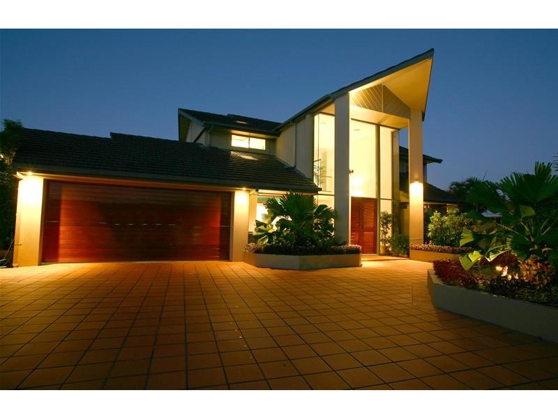 18 Bollard Circuit, Clear Island Waters QLD 4226