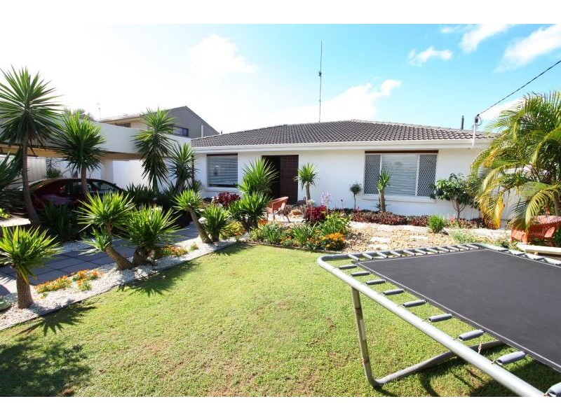 11 Cristobel Court, Broadbeach Waters QLD 4218