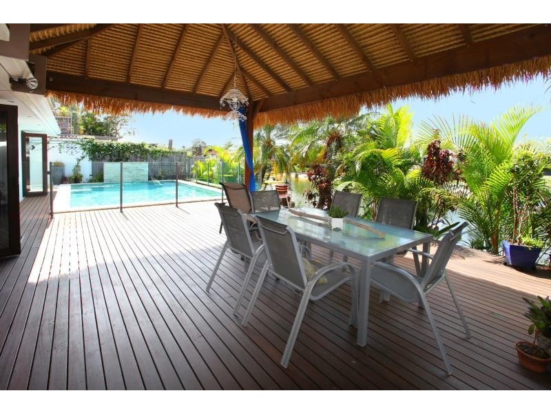 11 Cristobel Court, Broadbeach Waters QLD 4218