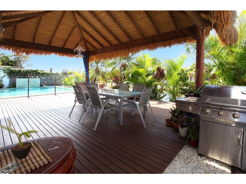 11 Cristobel Court, Broadbeach Waters QLD 4218