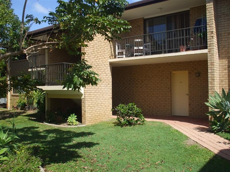 2/8 Jodie Crt Court, Mermaid Waters QLD 4218
