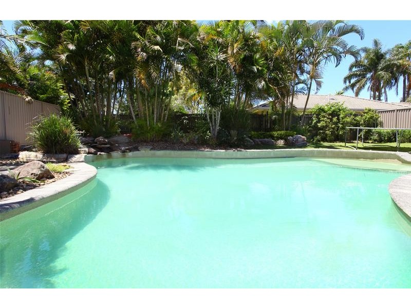 19 Mackay Close, Sorrento QLD 4217