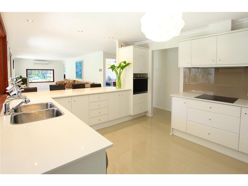 19 Mackay Close, Sorrento QLD 4217