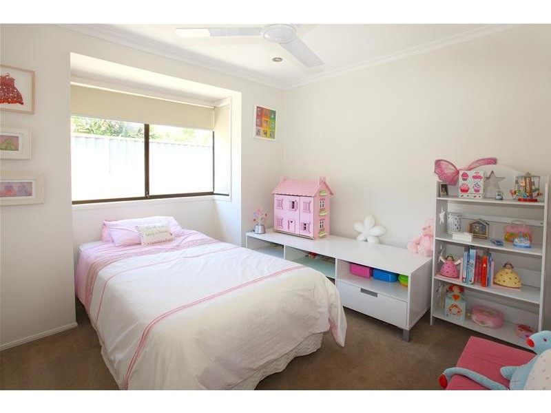 19 Mackay Close, Sorrento QLD 4217