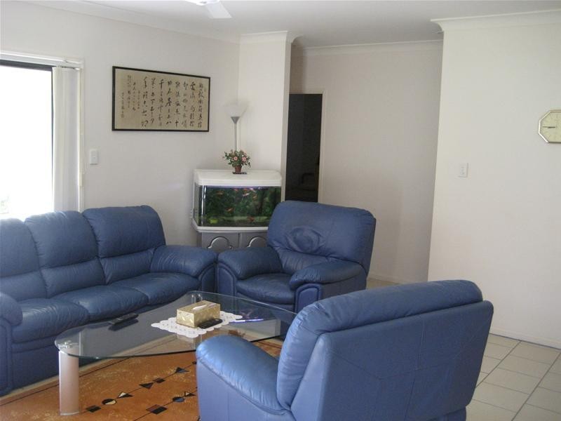 8 Redbud Place, Robina QLD 4226